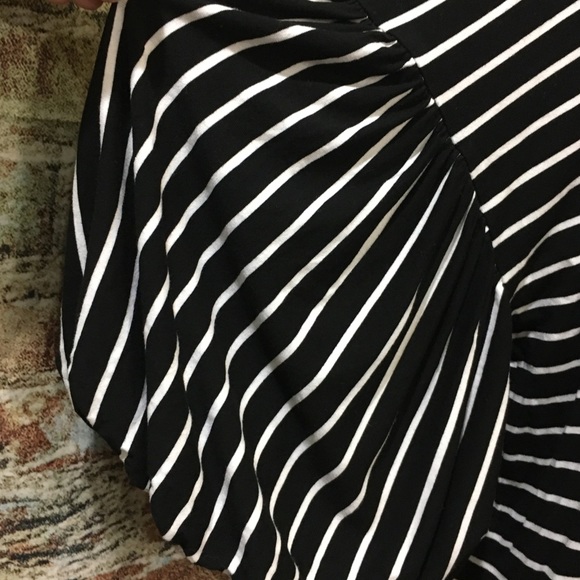 EUC WORTHINGTON B&W Balloon Sleeve, Stripe Top - Picture 2 of 9